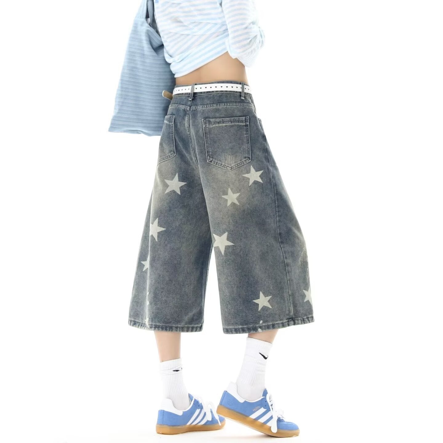 Style Vintage Distressed Star Print Loose 7/8 Length Denim Shorts for Women