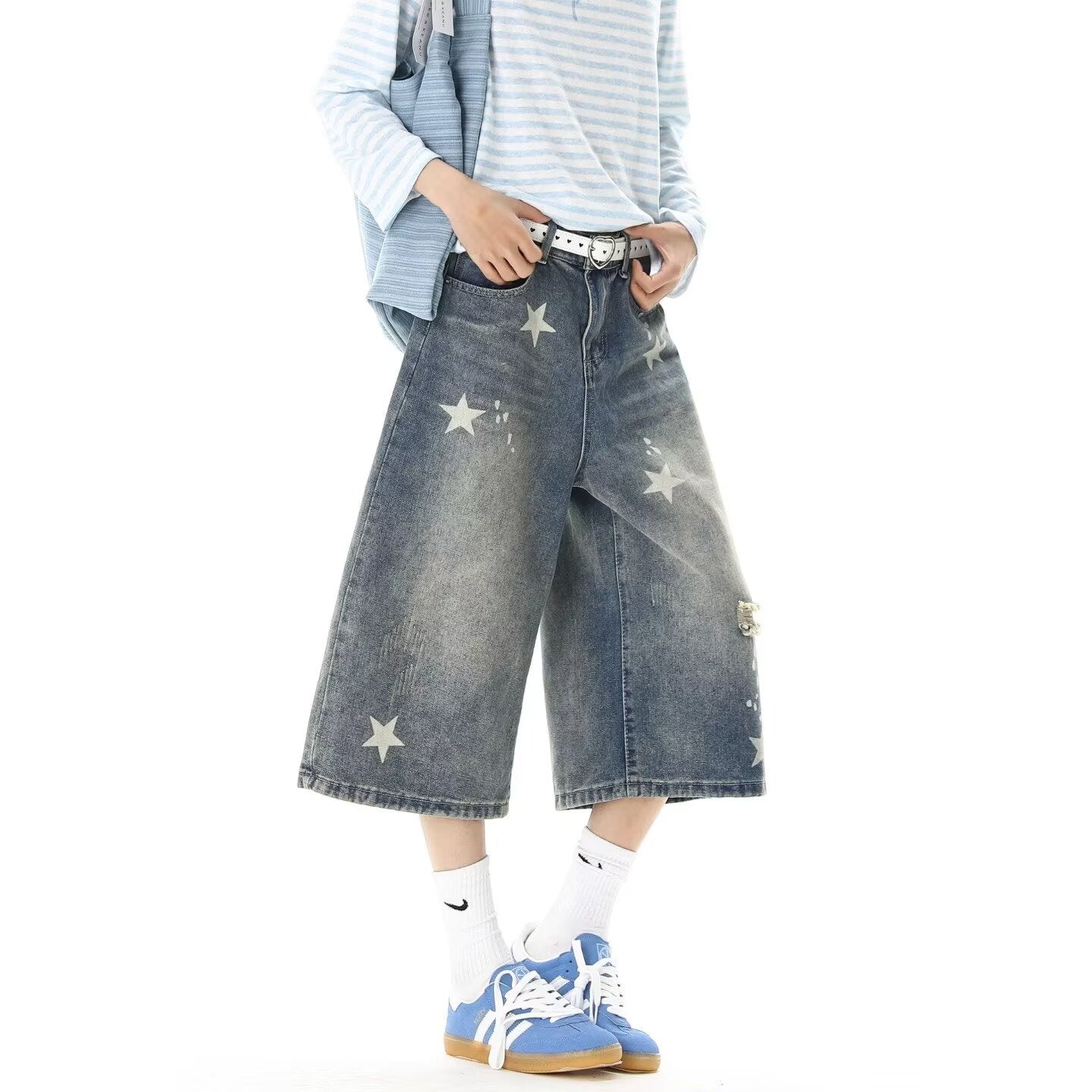 Style Vintage Distressed Star Print Loose 7/8 Length Denim Shorts for Women